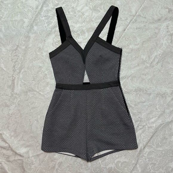 WHITNEY Eve gray and black romper size 0 - Picture 1 of 14